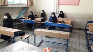 حضور دانش آموزان در مدارس مهاباد به صورت گروه بندی